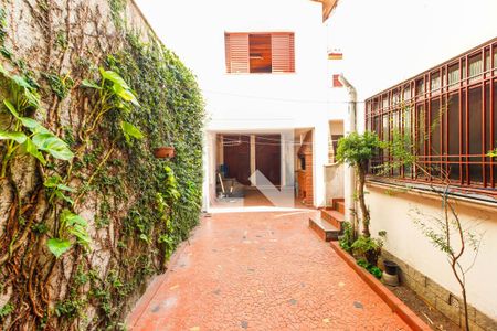 Casa à venda com 268m², 4 quartos e 4 vagasQuintal