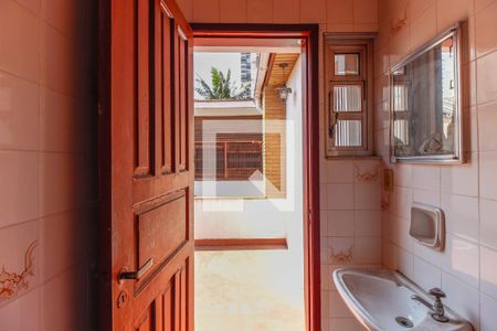 Casa à venda com 268m², 4 quartos e 4 vagasBanheiro Externo