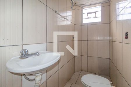 Banheiro de casa para alugar com 1 quarto, 55m² em Vila Silviânia, Carapicuíba