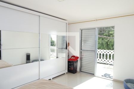 Suíte 1 de casa à venda com 3 quartos, 250m² em Parque Guarani, São Paulo