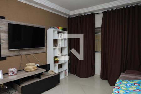 Sala  de casa à venda com 3 quartos, 250m² em Parque Guarani, São Paulo