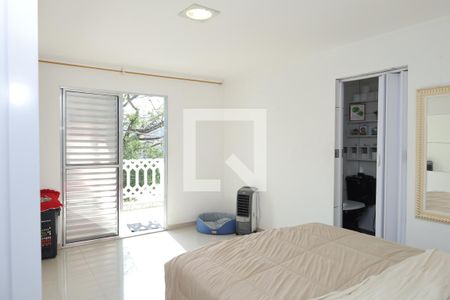 Suíte 1 de casa à venda com 3 quartos, 250m² em Parque Guarani, São Paulo