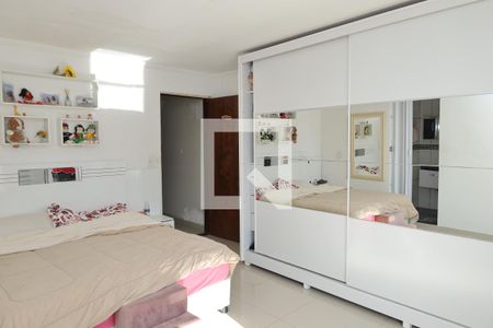 Suíte 1 de casa à venda com 3 quartos, 250m² em Parque Guarani, São Paulo