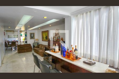 Sala de apartamento à venda com 3 quartos, 137m² em Sion, Belo Horizonte