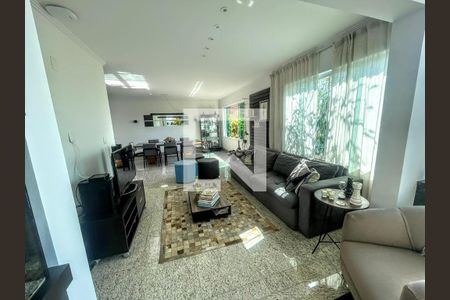 Casa à venda com 290m², 4 quartos e 3 vagas Casa à venda com 290m², 4 quartos e 3 vagassala