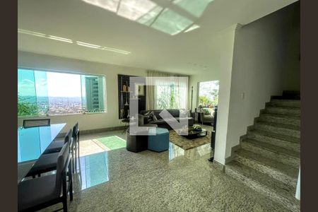 Casa à venda com 290m², 4 quartos e 3 vagas Casa à venda com 290m², 4 quartos e 3 vagassala