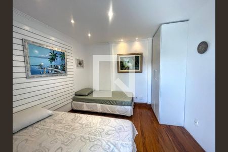 Casa à venda com 290m², 4 quartos e 3 vagas Casa à venda com 290m², 4 quartos e 3 vagasquarto 1