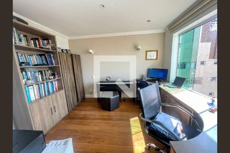 Casa à venda com 290m², 4 quartos e 3 vagas Casa à venda com 290m², 4 quartos e 3 vagasquarto 4