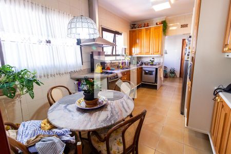 Apartamento à venda com 177m², 3 quartos e 3 vagasCozinha