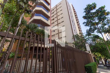 Apartamento à venda com 177m², 3 quartos e 3 vagasFachada e Portaria