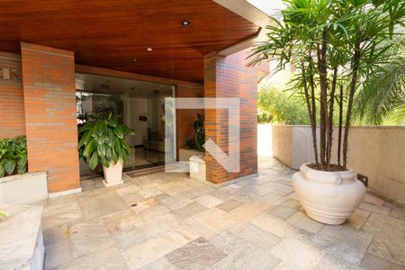 Apartamento à venda com 177m², 3 quartos e 3 vagasFachada e Portaria