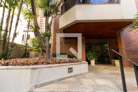 Apartamento à venda com 177m², 3 quartos e 3 vagasFachada e Portaria