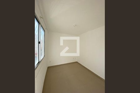 Quarto 1 de apartamento para alugar com 2 quartos, 43m² em Bonsucesso, Rio de Janeiro