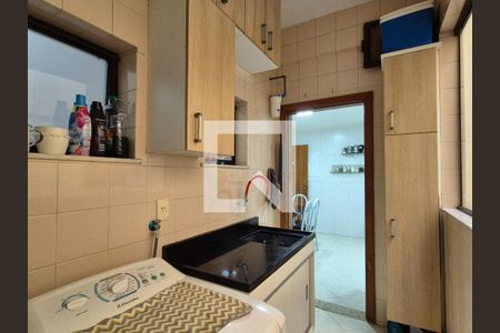 Apartamento à venda com 220m², 4 quartos e 3 vagas Apartamento à venda com 220m², 4 quartos e 3 vagasÁrea de serviço