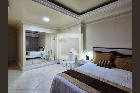 Apartamento à venda com 220m², 4 quartos e 3 vagas Apartamento à venda com 220m², 4 quartos e 3 vagasSuite 2