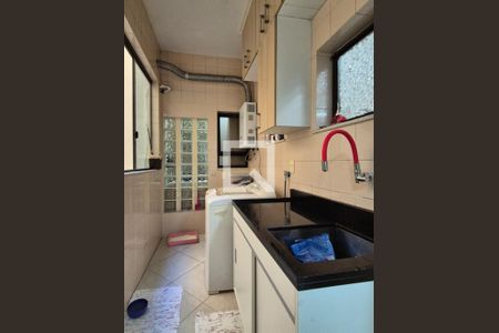 Apartamento à venda com 220m², 4 quartos e 3 vagas Apartamento à venda com 220m², 4 quartos e 3 vagasÁrea de serviço