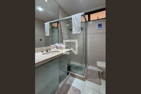 Apartamento à venda com 220m², 4 quartos e 3 vagas Apartamento à venda com 220m², 4 quartos e 3 vagasBanheiro social