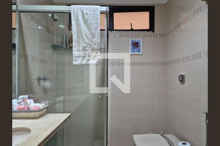Apartamento à venda com 220m², 4 quartos e 3 vagas Apartamento à venda com 220m², 4 quartos e 3 vagasBanheiro social