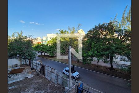 Apartamento à venda com 220m², 4 quartos e 3 vagas Apartamento à venda com 220m², 4 quartos e 3 vagasVaranda Sala