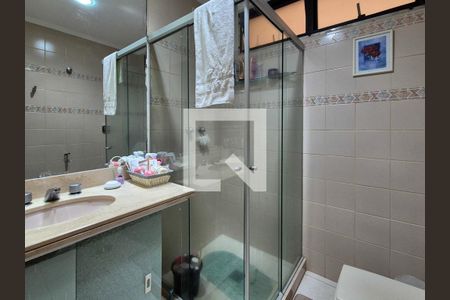 Apartamento à venda com 220m², 4 quartos e 3 vagas Apartamento à venda com 220m², 4 quartos e 3 vagasBanheiro social