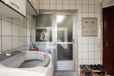Apartamento à venda com 107m², 3 quartos e 2 vagas Apartamento à venda com 107m², 3 quartos e 2 vagasÁrea de Serviço