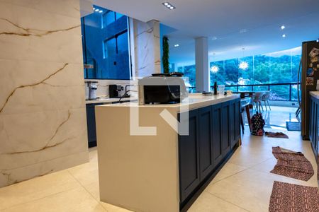 Casa de condomínio à venda com 600m², 5 quartos e 4 vagasCozinha