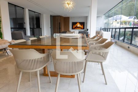 Casa de condomínio à venda com 600m², 5 quartos e 4 vagasSala Jantar