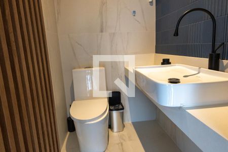 Casa de condomínio à venda com 600m², 5 quartos e 4 vagasBanheiro