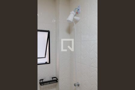 Banheiro de apartamento para alugar com 1 quarto, 28m² em Vila Mazzei, São Paulo