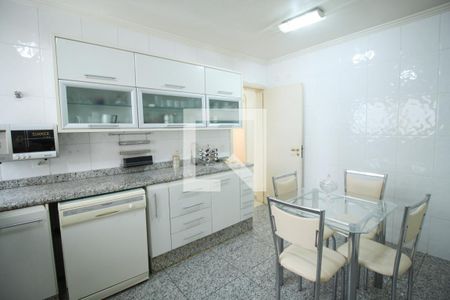 Apartamento à venda com 130m², 3 quartos e 2 vagas Apartamento à venda com 130m², 3 quartos e 2 vagasCozinha