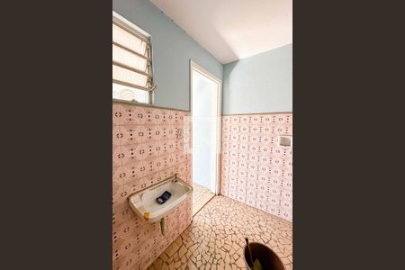 Casa à venda com 268m², 3 quartos e 4 vagasBanheiro de Serviço