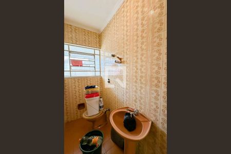 Casa à venda com 268m², 3 quartos e 4 vagasBanheiro 2