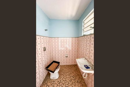 Casa à venda com 268m², 3 quartos e 4 vagasBanheiro de Serviço