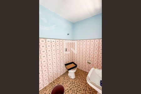 Casa à venda com 268m², 3 quartos e 4 vagasBanheiro de Serviço