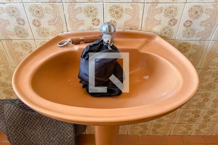 Casa à venda com 268m², 3 quartos e 4 vagasBanheiro 2