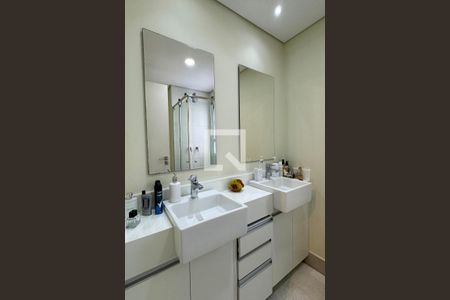 Apartamento à venda com 110m², 3 quartos e 2 vagasBanheiro da Suíte 1