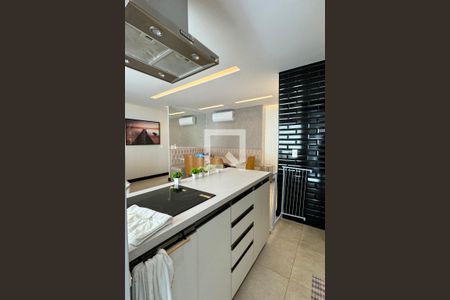 Apartamento à venda com 110m², 3 quartos e 2 vagasCozinha