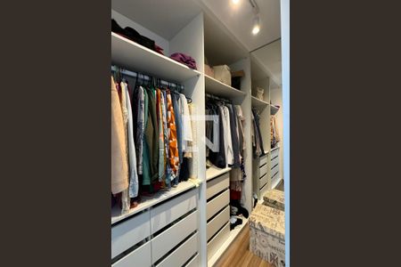 Apartamento à venda com 110m², 3 quartos e 2 vagasCloset da suíte 1