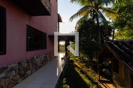 Casa à venda com 300m², 3 quartos e 3 vagas Casa à venda com 300m², 3 quartos e 3 vagasÁrea Externa