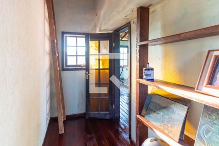 Casa à venda com 300m², 3 quartos e 3 vagas Casa à venda com 300m², 3 quartos e 3 vagasEscritório Mezanino