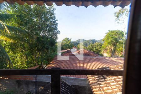 Casa à venda com 300m², 3 quartos e 3 vagas Casa à venda com 300m², 3 quartos e 3 vagasVaranda Sala íntima