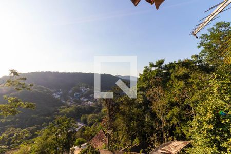 Casa à venda com 300m², 3 quartos e 3 vagas Casa à venda com 300m², 3 quartos e 3 vagasVaranda Suíte