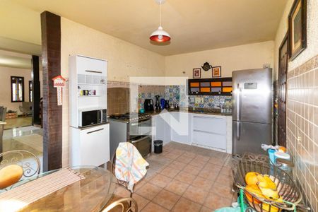 Casa à venda com 300m², 3 quartos e 3 vagas Casa à venda com 300m², 3 quartos e 3 vagasCozinha