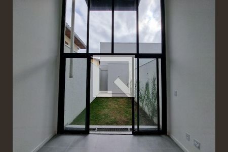 Casa à venda com 2 quartos, 102m² em Jardim Bonfiglioli, São Paulo