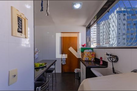 Apartamento à venda com 139m², 3 quartos e 1 vaga Apartamento à venda com 139m², 3 quartos e 1 vagaÁrea de Serviço