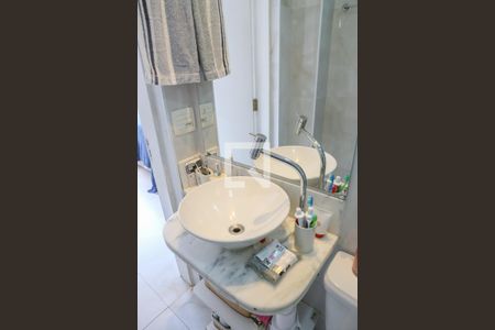 Apartamento à venda com 144m², 4 quartos e sem vagaBanheiro da Suíte