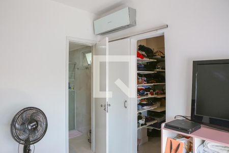Suíte de apartamento à venda com 4 quartos, 144m² em Vila Pompéia, São Paulo