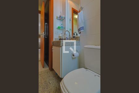 Banheiro de apartamento à venda com 2 quartos, 85m² em Buritis, Belo Horizonte