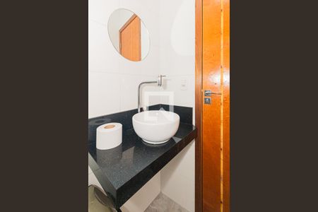 Casa à venda com 98m², 2 quartos e 1 vagaBanheiro Quarto 2