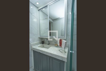 Apartamento à venda com 73m², 3 quartos e 2 vagas Apartamento à venda com 73m², 3 quartos e 2 vagasBanheiro da suíte 1